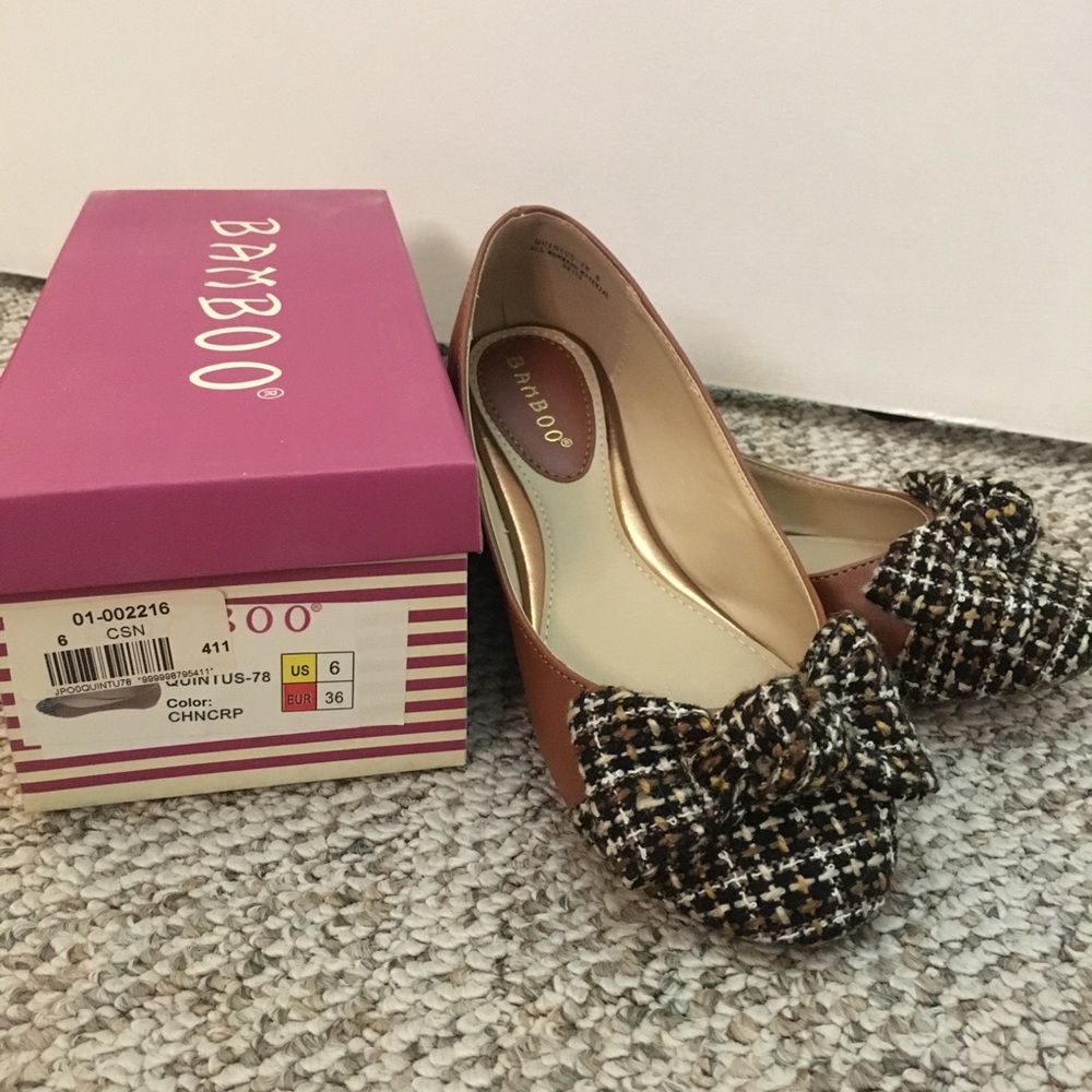 Women’s size 6 shoes